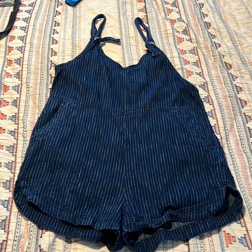 American Eagle Outfitters shorts jumper
